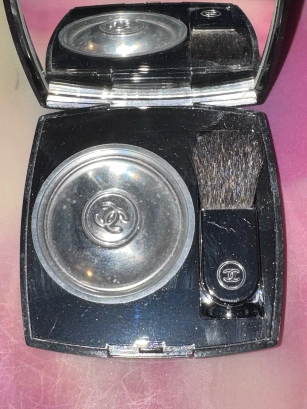 CHANEL Platinum Highlighter